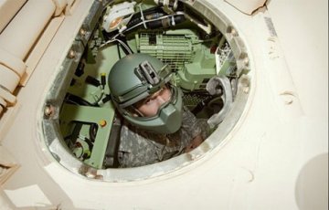 Прототип нового шлема для членов экипажей армии США